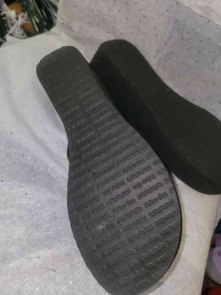 Summer  Flip Flops - Allamuchy, New Jersey - FleaMarketBay