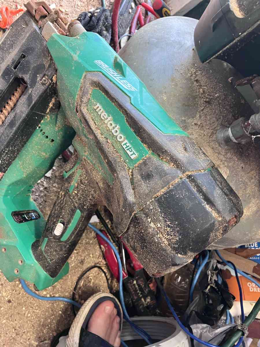 metabo nail gun no battery tool only - Tifton, Georgia
