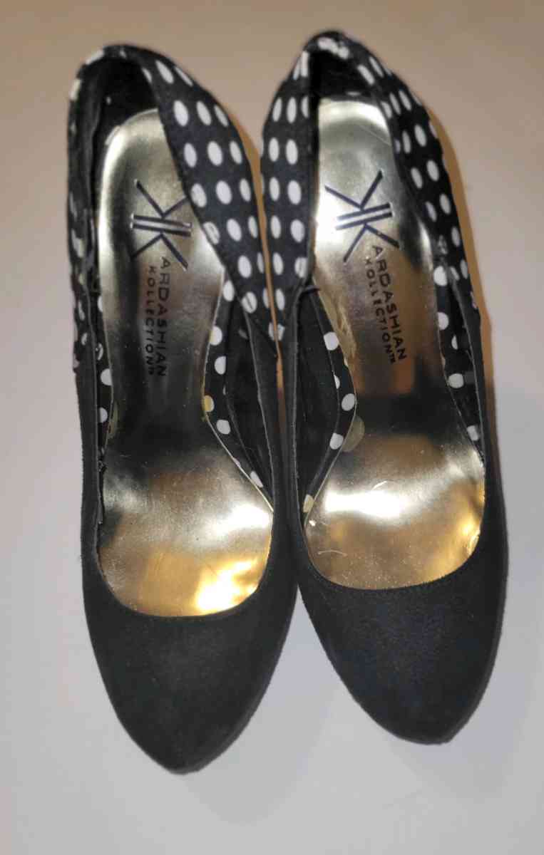 Kardashian ladies high heels - Jacksonville, Florida