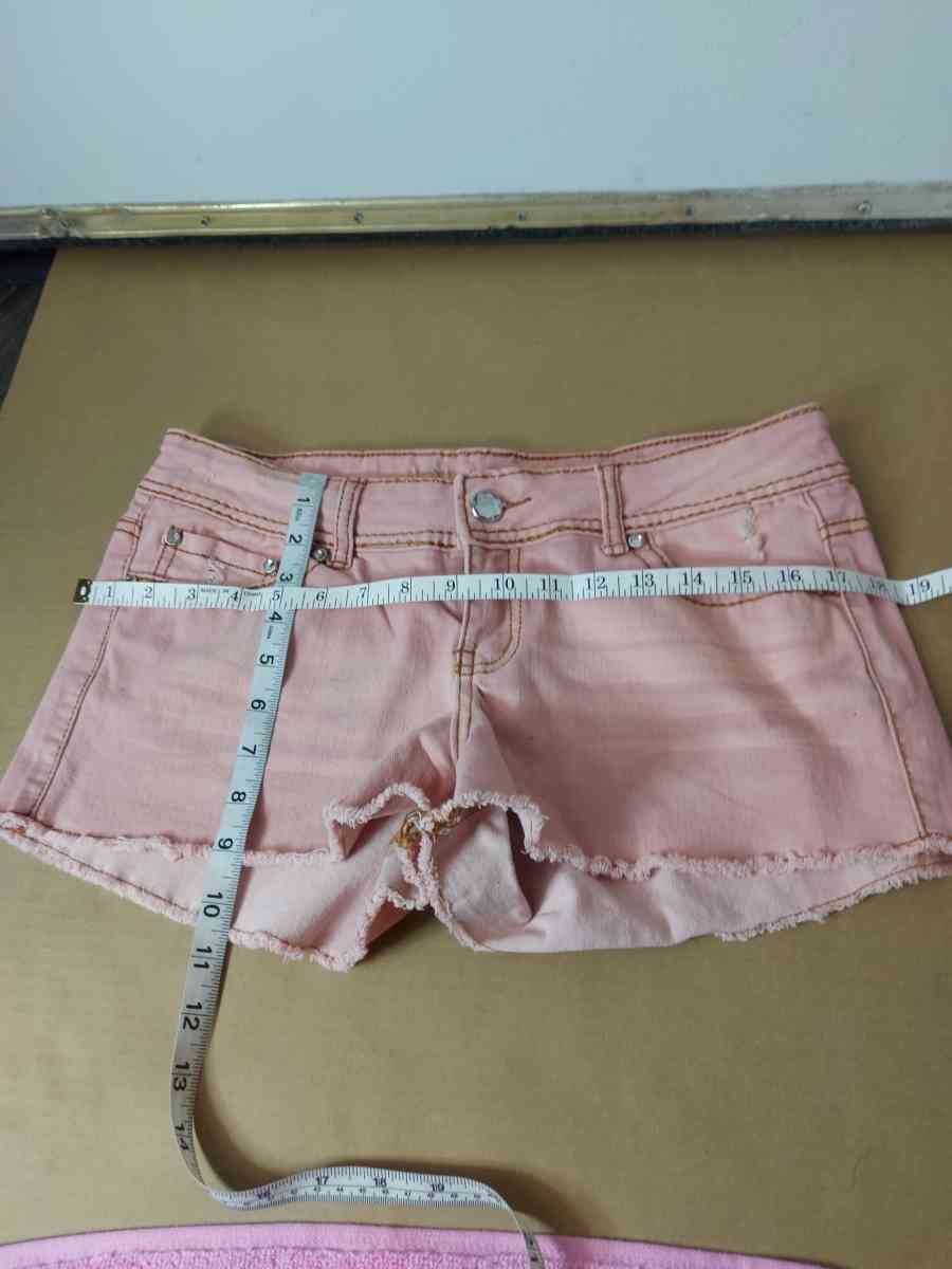 RUE 21 Mauve Jean Short Size 9 - Atlanta, Georgia - FleaMarketBay