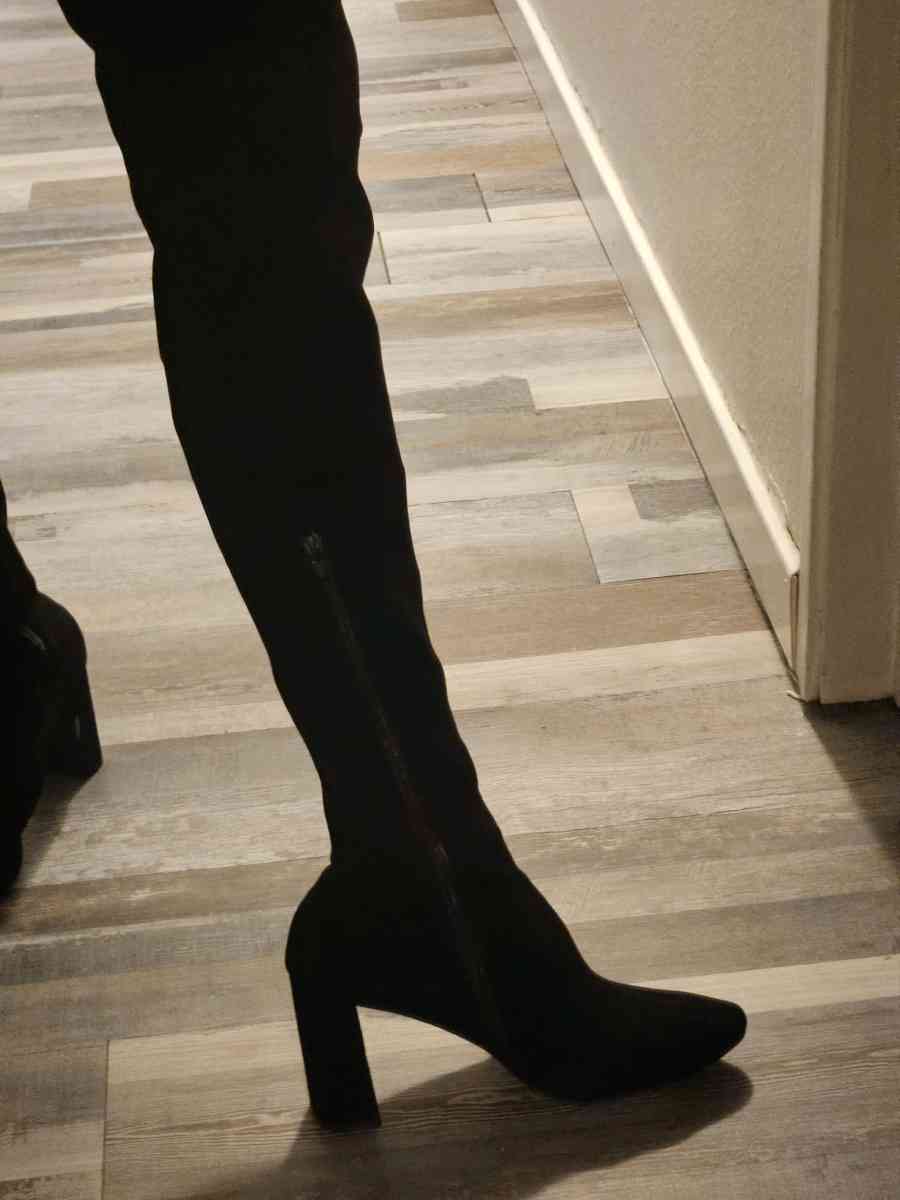 black thigh high leather boots - Aurora, Colorado - FleaMarketBay