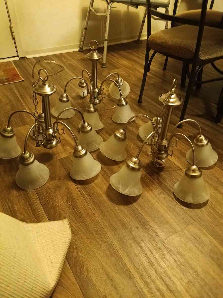 chandelier - Wellford, South Carolina - FleaMarketBay