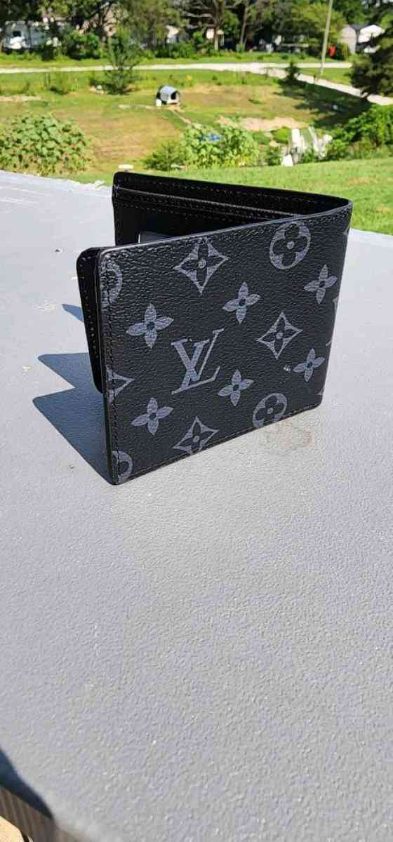 Louis Vuitton Wallet - London, Kentucky - FleaMarketBay
