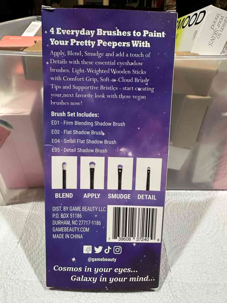 Game Beauty Eyeshadow Brush Set - Round Lake, Illinois - FleaMarketBay