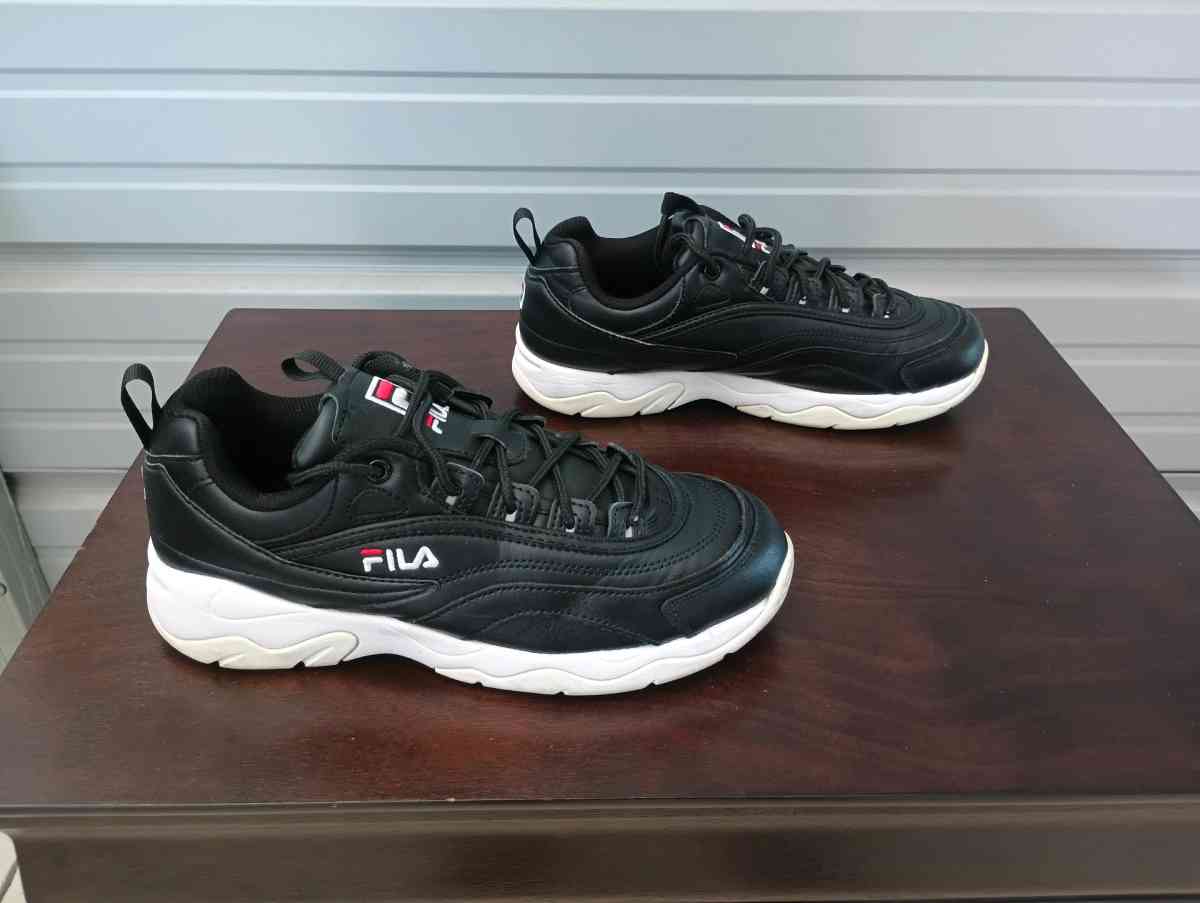 FILA Shoes Womens Sneaker size 8 Low Top Leather Lace Up Ath - Frostproof, Florida - FleaMarketBay