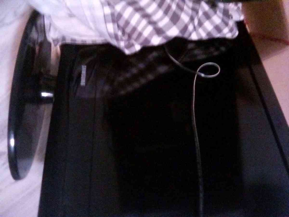 25 inch Samsung tv - Macomb, Michigan - FleaMarketBay