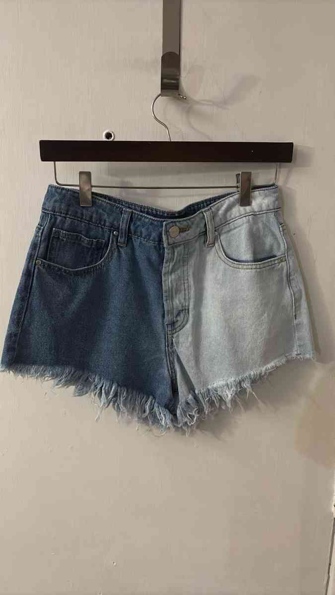 UEC Indigo Rising Color Block Denim Shorts  Size 728 - Atlanta, Georgia