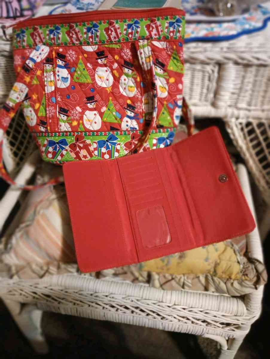 Fun holiday purse with matching wallet - Sharpsville, Pennsylvania - FleaMarketBay