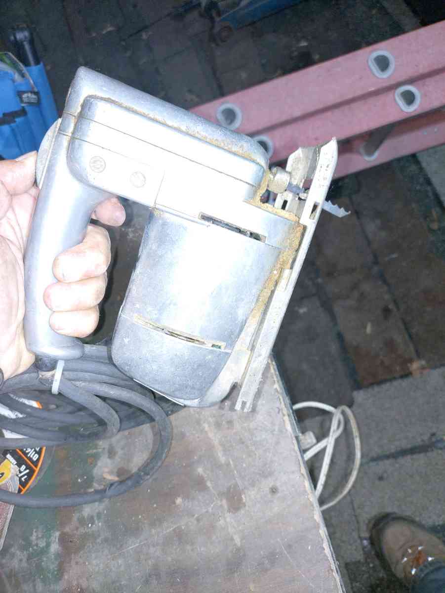 Craftsman Sabre Saw - Maple Heights, Ohio - FleaMarketBay