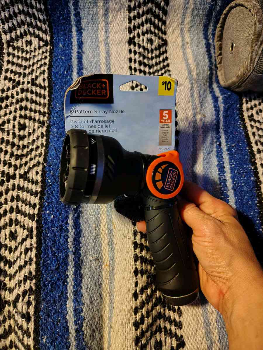 Black and Decker water hose sprayer nozzel - Kenly, North Carolina - FleaMarketBay