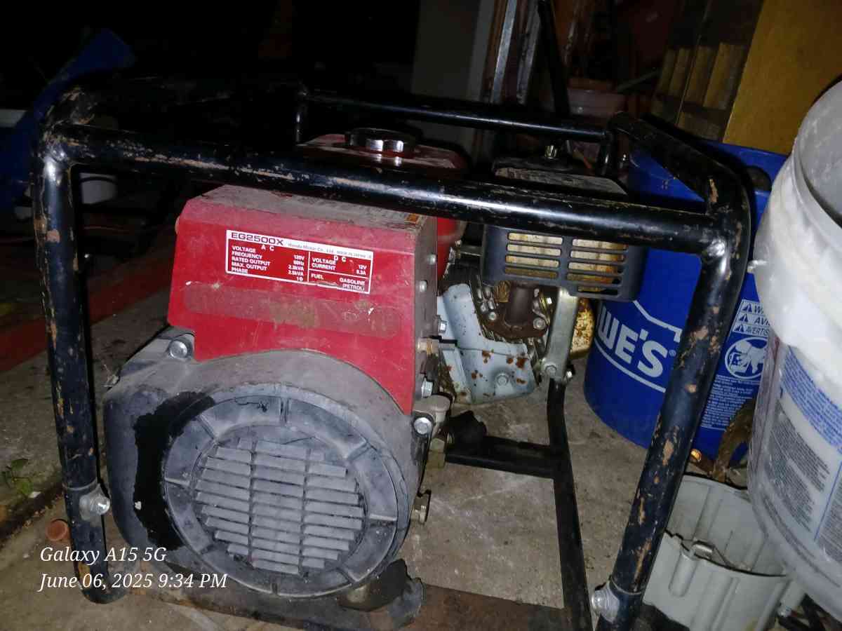 EG 2500x Honda Motor Generator - New Castle, Indiana - FleaMarketBay