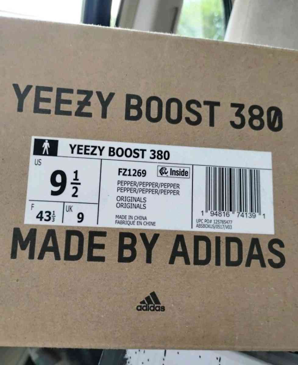Adidas Yeezy boost 380 men size 9 half - Indianapolis, Indiana - FleaMarketBay