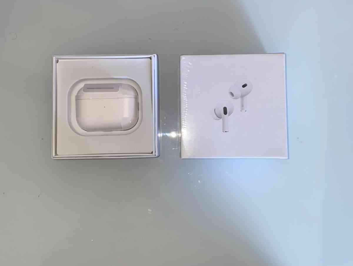 AirPods Pro - Port Hueneme Cbc Base, California - FleaMarketBay