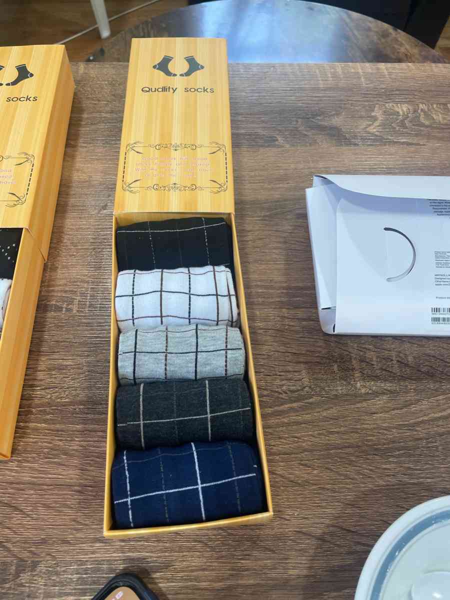 New mens socks Gift box - Elmont, New York - FleaMarketBay