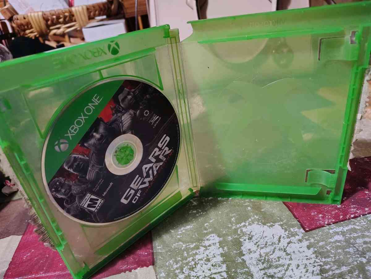 Gears of War Ultimate Edition nocoverdamaged caseaspictured - Scottsburg, Indiana - FleaMarketBay