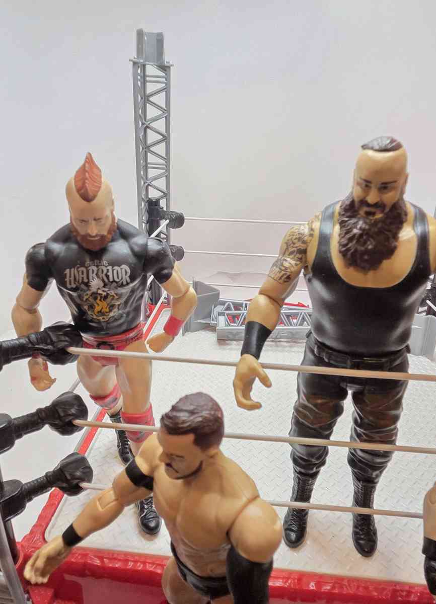 WWE Create Your Own Ring Playset  6 Superstar Figures - Norcross, Georgia - FleaMarketBay