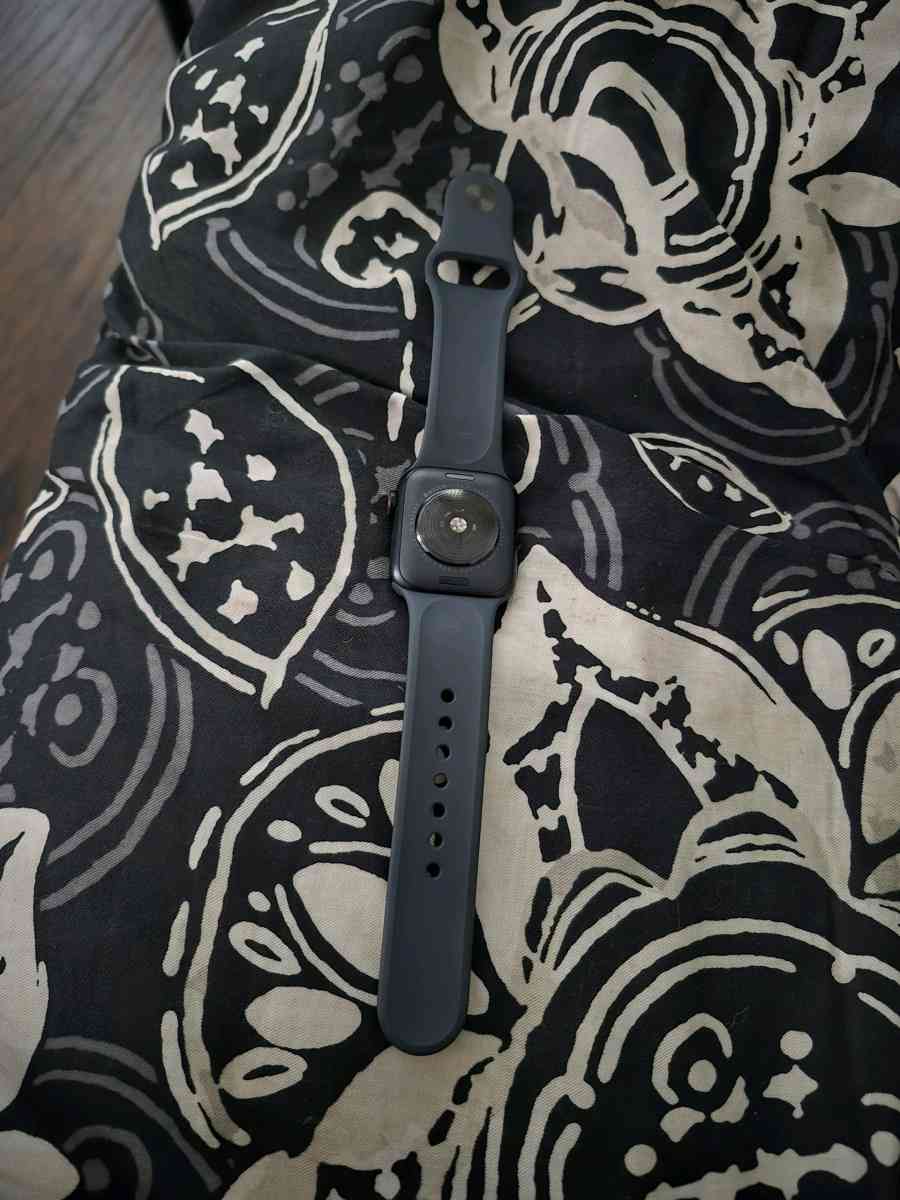 Apple watch SE 40mm - Arlington, Texas - FleaMarketBay