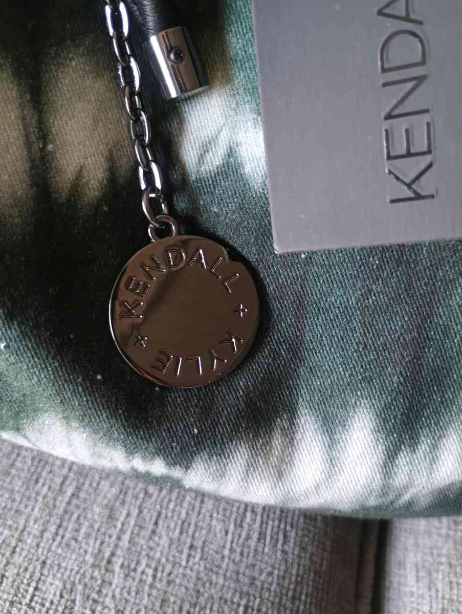 KENDALL  KYLIE Tote Bag with Chain Accent - Frostproof, Florida - FleaMarketBay