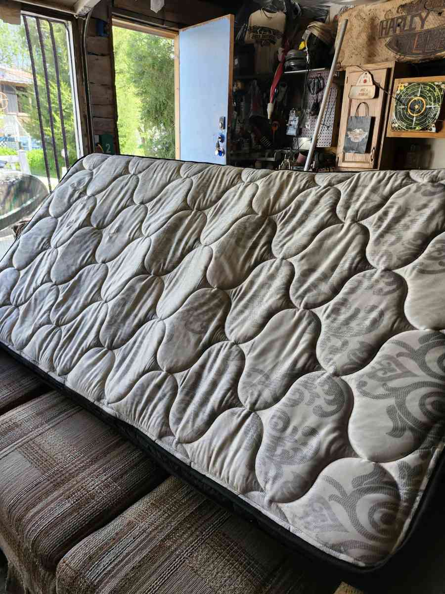 mattresses - Alicia, Arkansas - FleaMarketBay