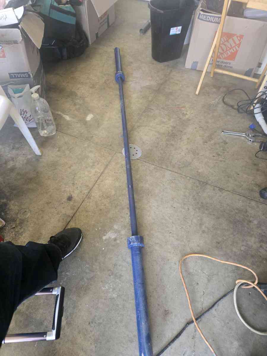 45 pound Olympic weight bar bar - Chino Hills, California