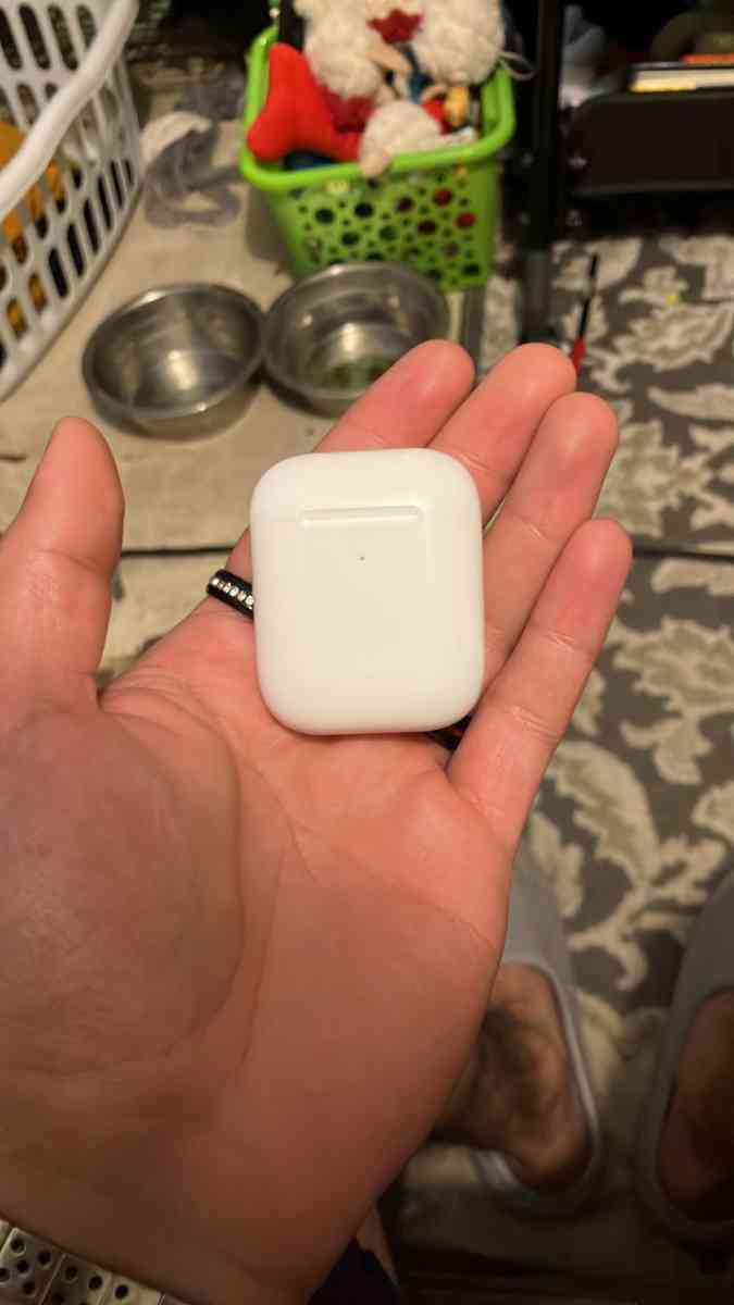 AirPods - O Fallon, Missouri - FleaMarketBay