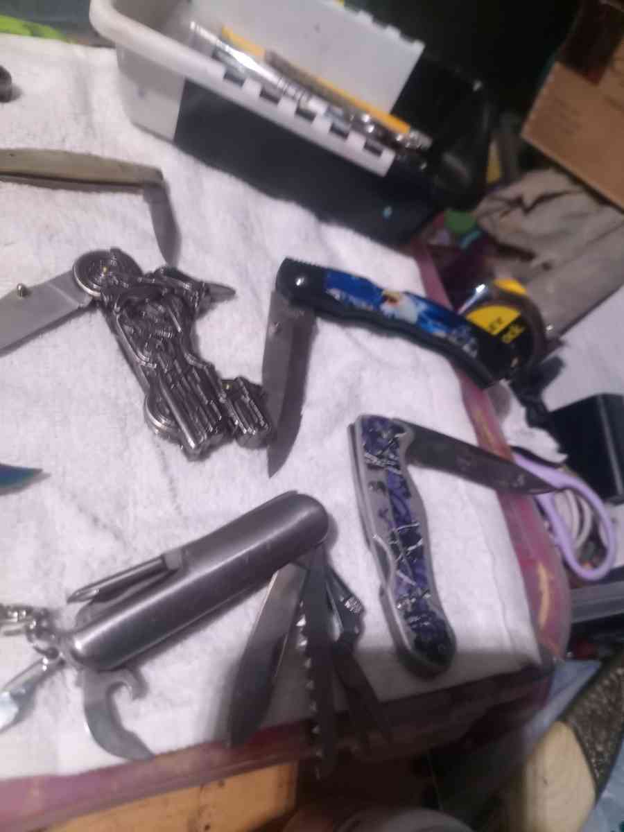 8 mixed knives - Oklahoma City, Oklahoma - FleaMarketBay