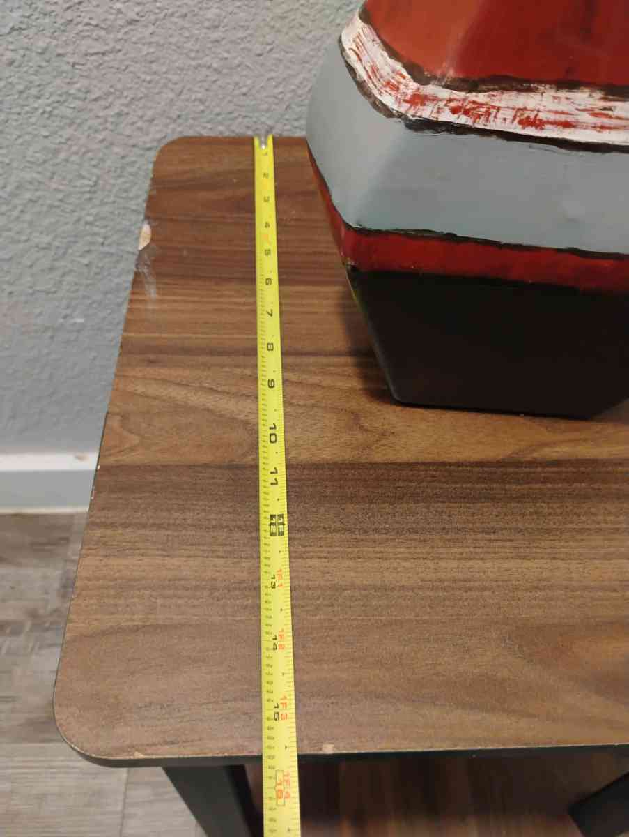 mesita con jarron decorativo - Garland, Texas - FleaMarketBay