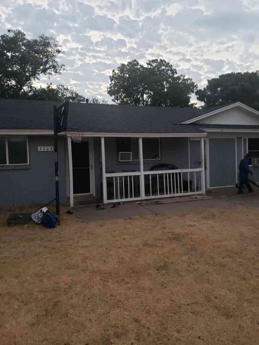 Roofing and solar - Garland, Texas - FleaMarketBay