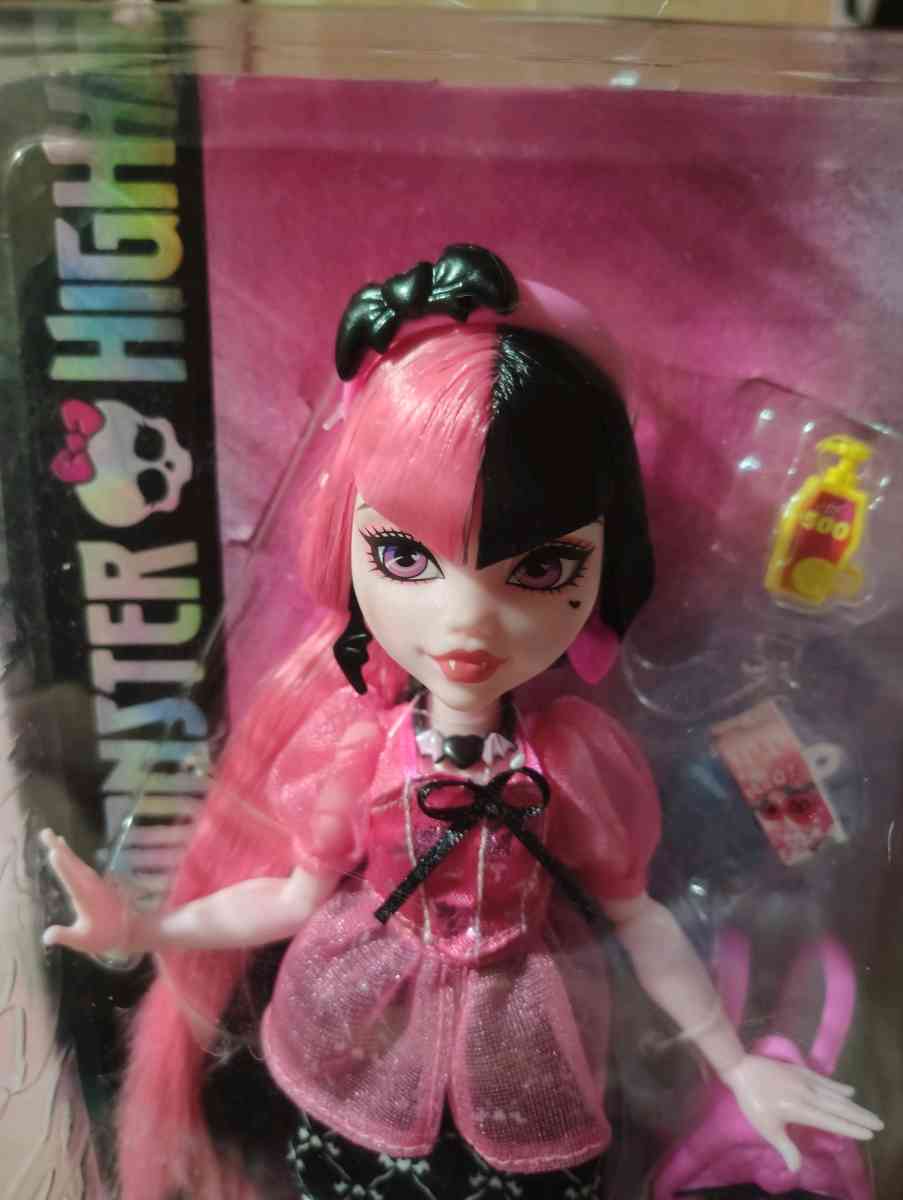 Monster High Day Out Draculaura doll - Scottsburg, Indiana - FleaMarketBay