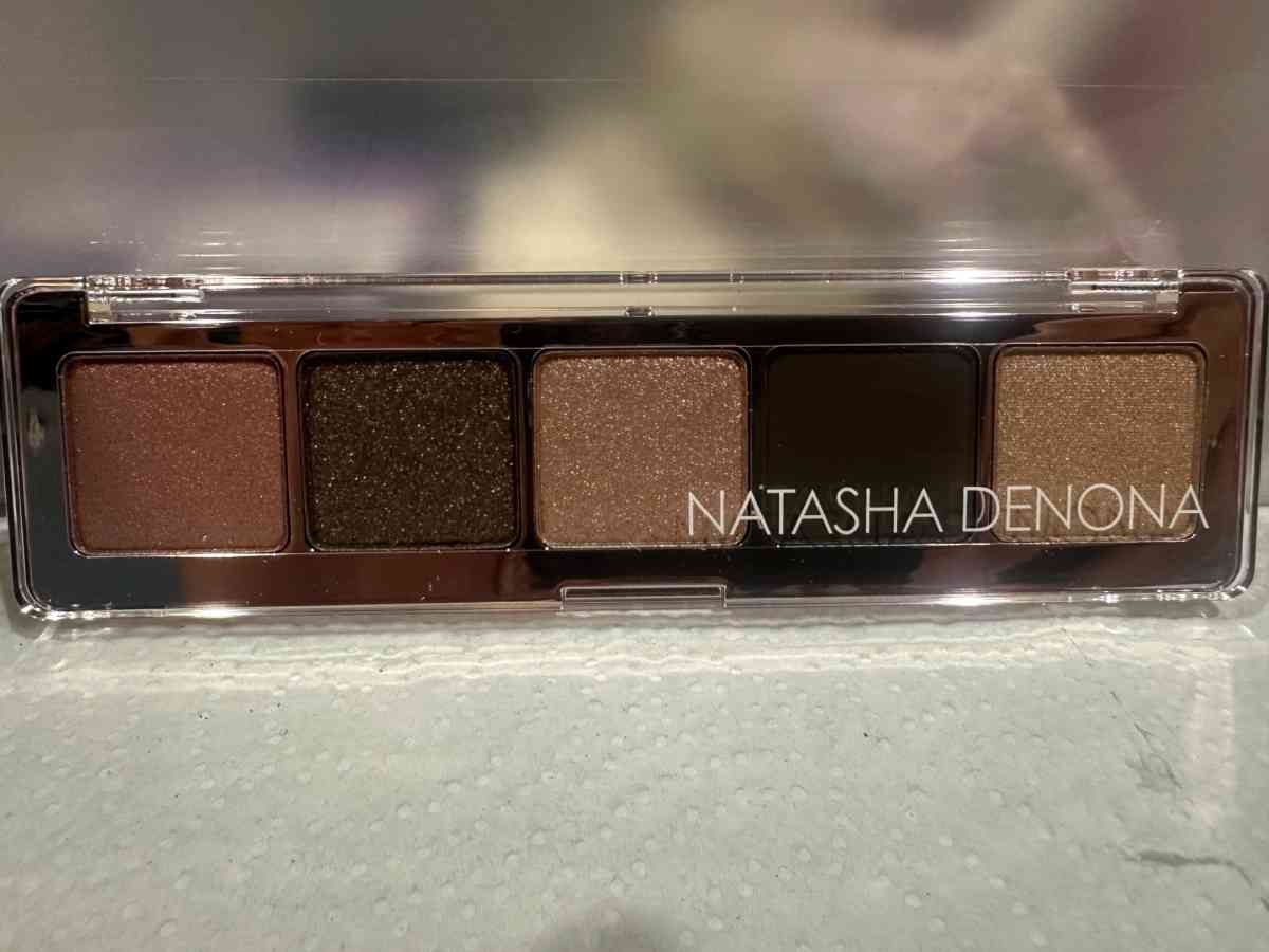 Natasha Denona Rose  Wood Palette - Round Lake, Illinois