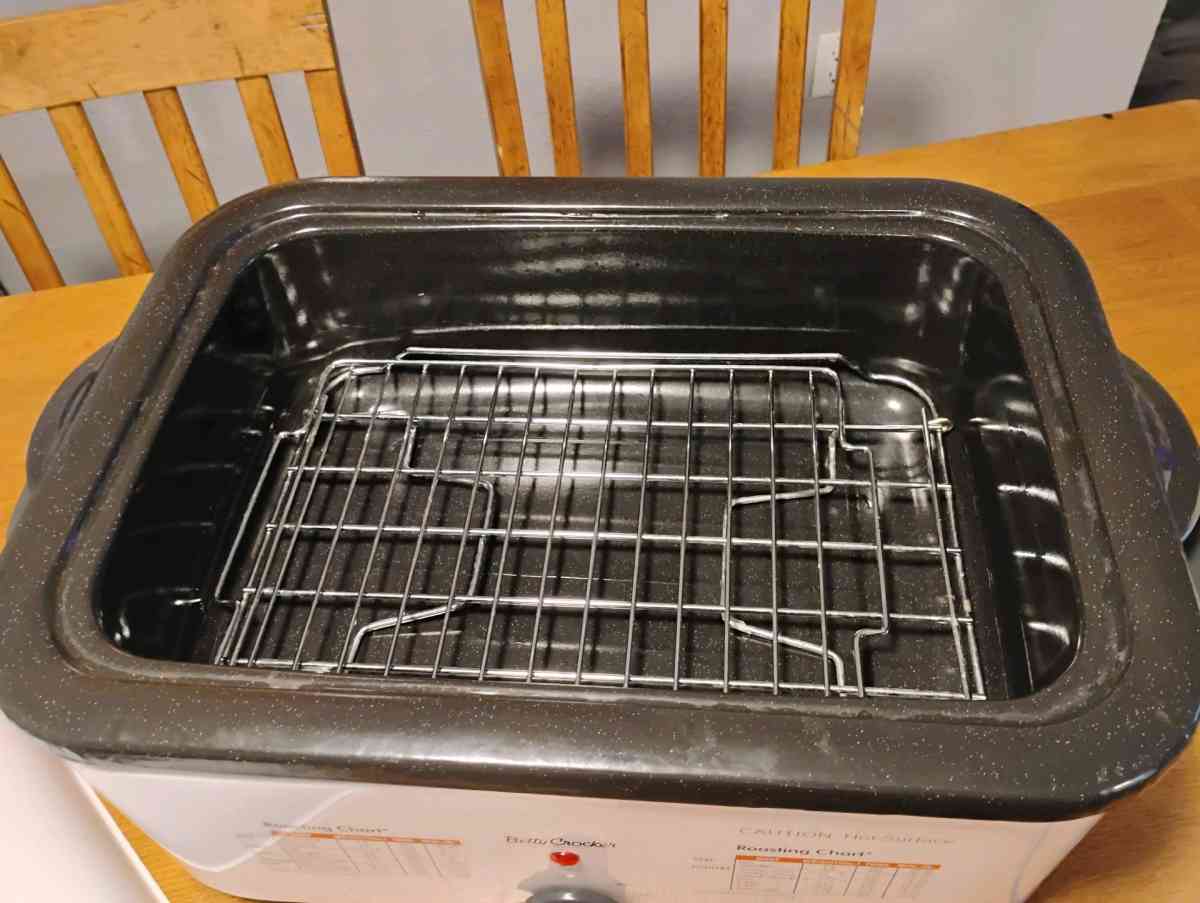 Betty Crocker Roaster Oven - Garland, Texas - FleaMarketBay