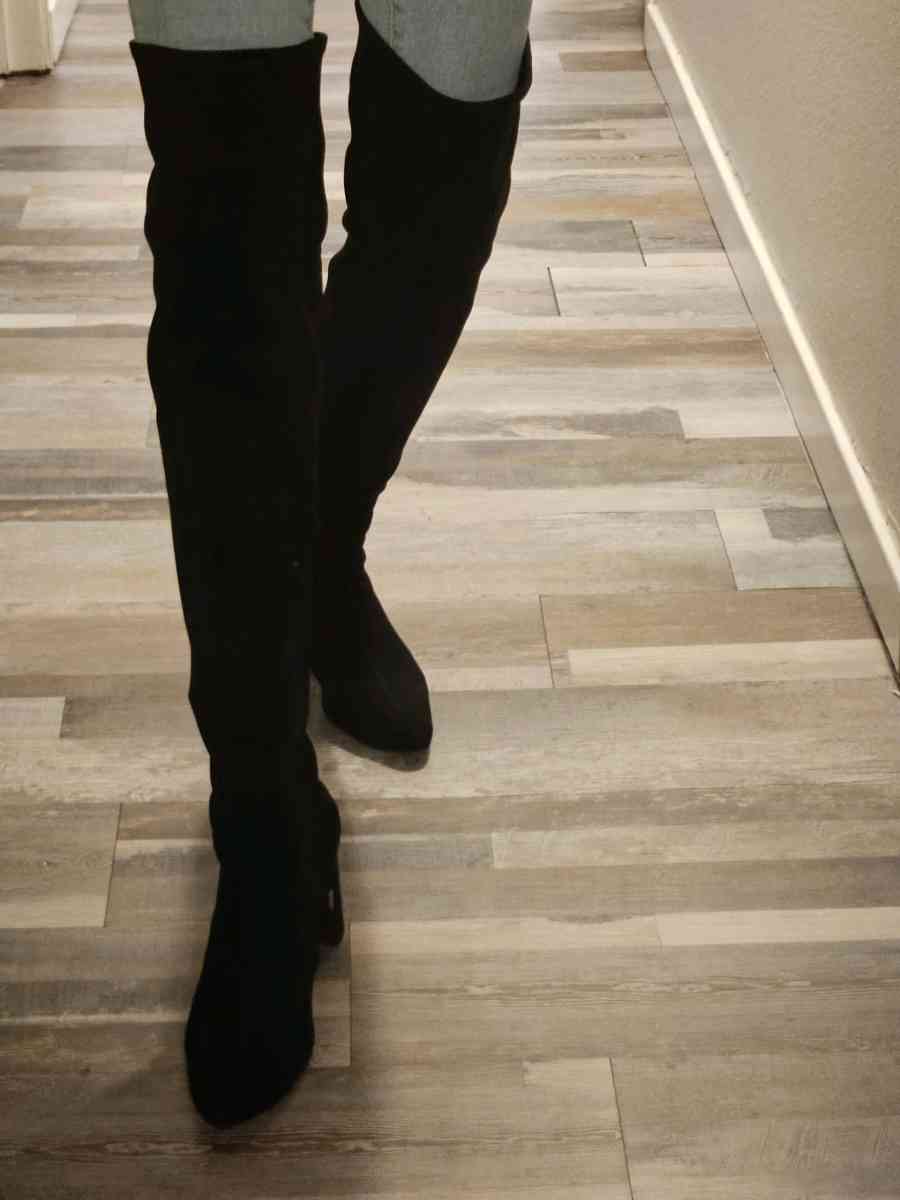 black thigh high leather boots - Aurora, Colorado - FleaMarketBay