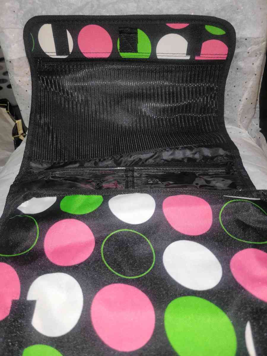 Cosmetics Bag and Fushia shoe - Allamuchy, New Jersey - FleaMarketBay