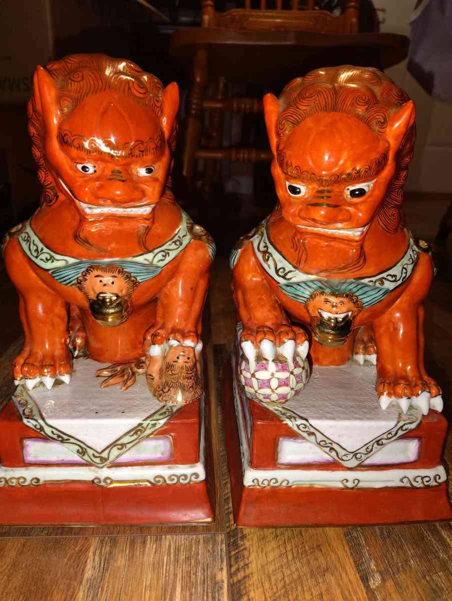ancient Chinese red glaze porcelain Fengshui Foo Fu Dog - Scottsburg, Indiana