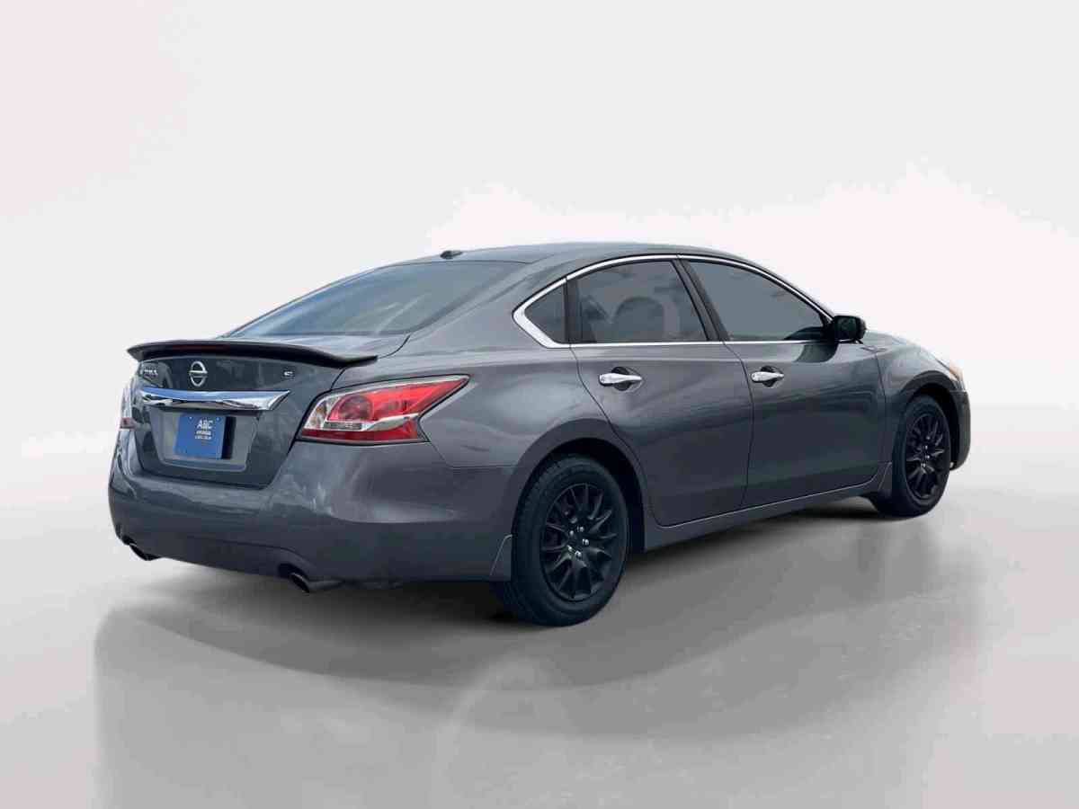 2015  Nissan Altima S - Las Vegas, Nevada - FleaMarketBay
