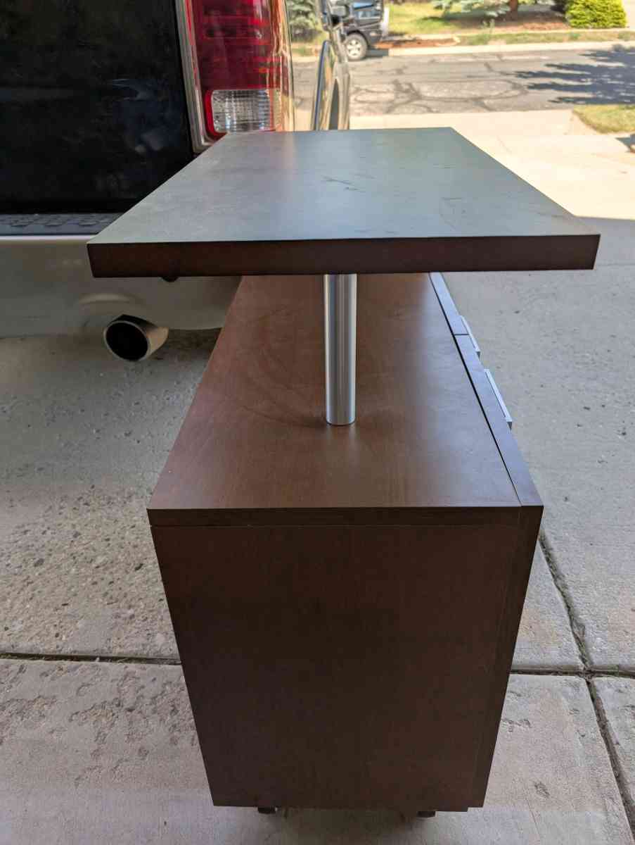 rolling end table - Colorado Springs, Colorado - FleaMarketBay