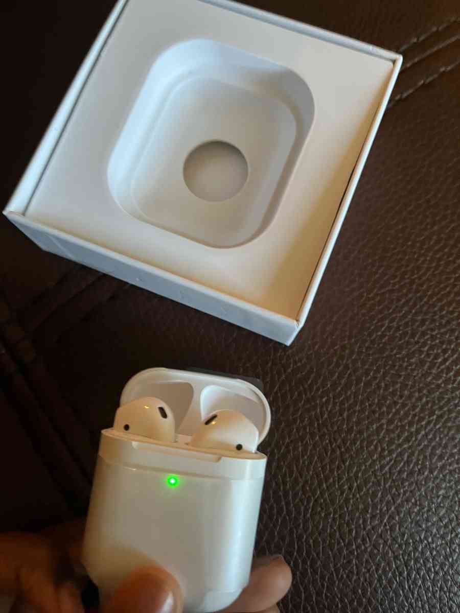 AirPods 2s - Kalamazoo, Michigan - FleaMarketBay