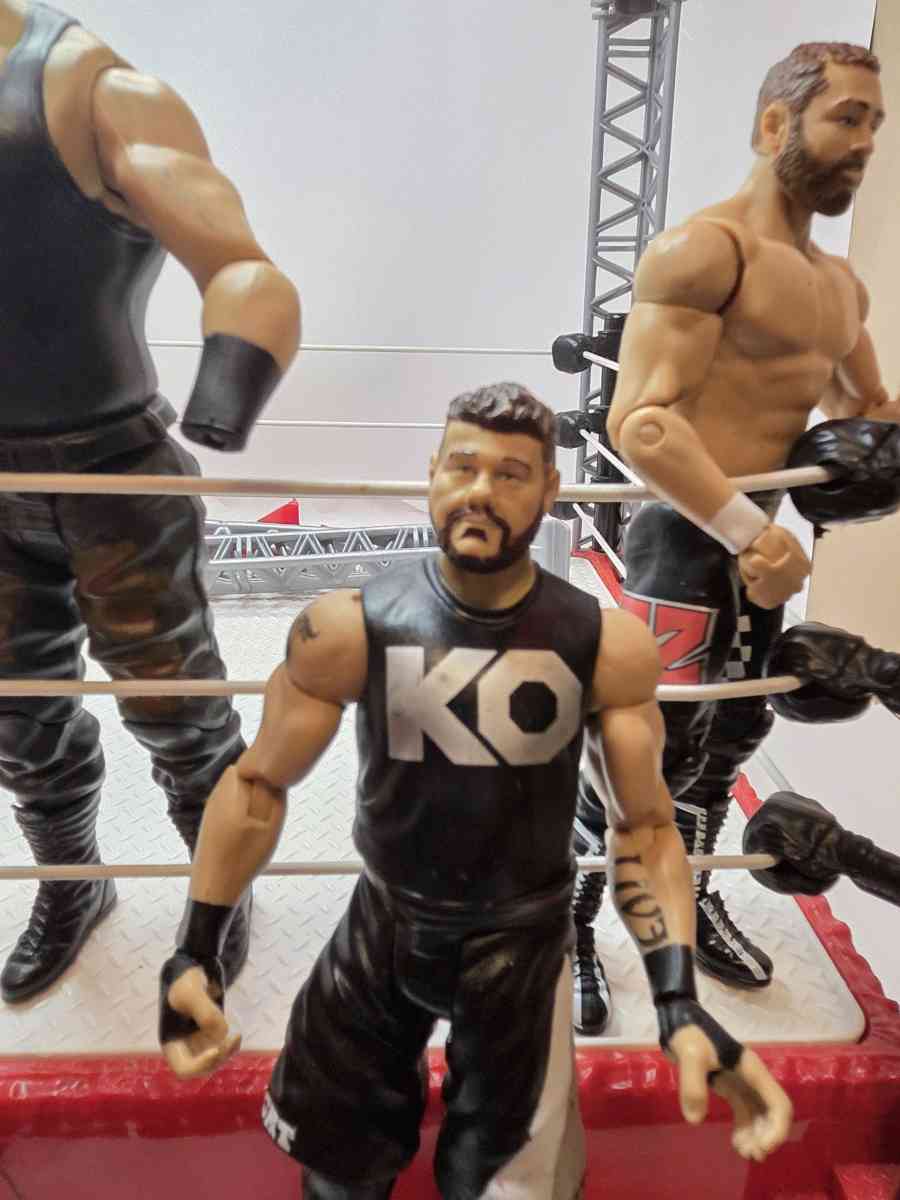 WWE Create Your Own Ring Playset  6 Superstar Figures - Norcross, Georgia - FleaMarketBay