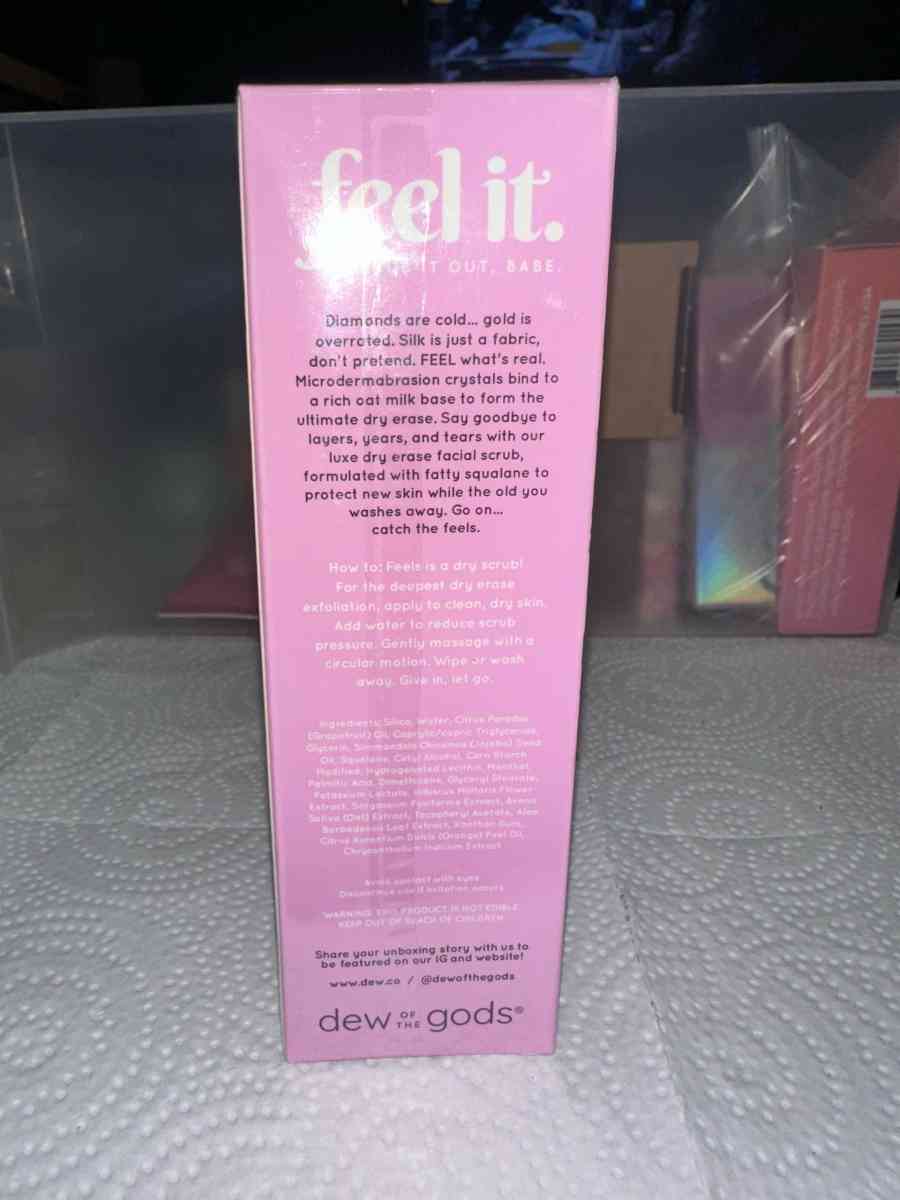 Dew of the gods squalane  oatmilk dry erase facial scrub - Round Lake, Illinois - FleaMarketBay