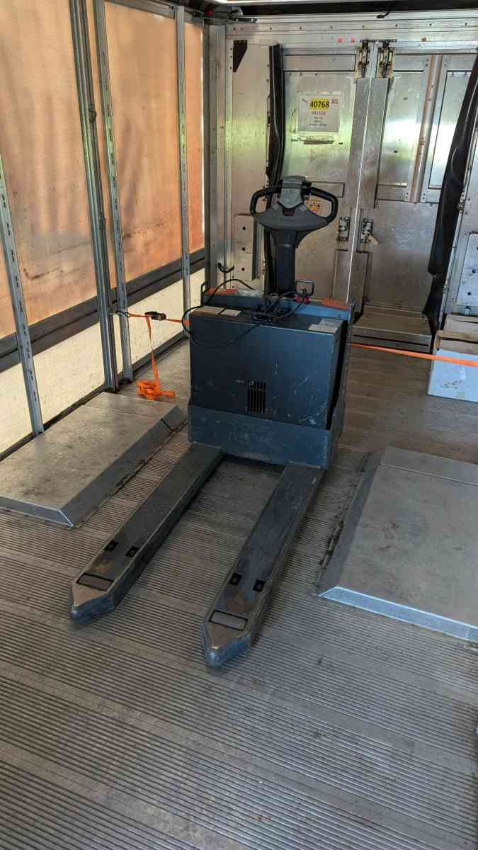 Electric Toyota Pallet Jack - Spencer, West Virginia