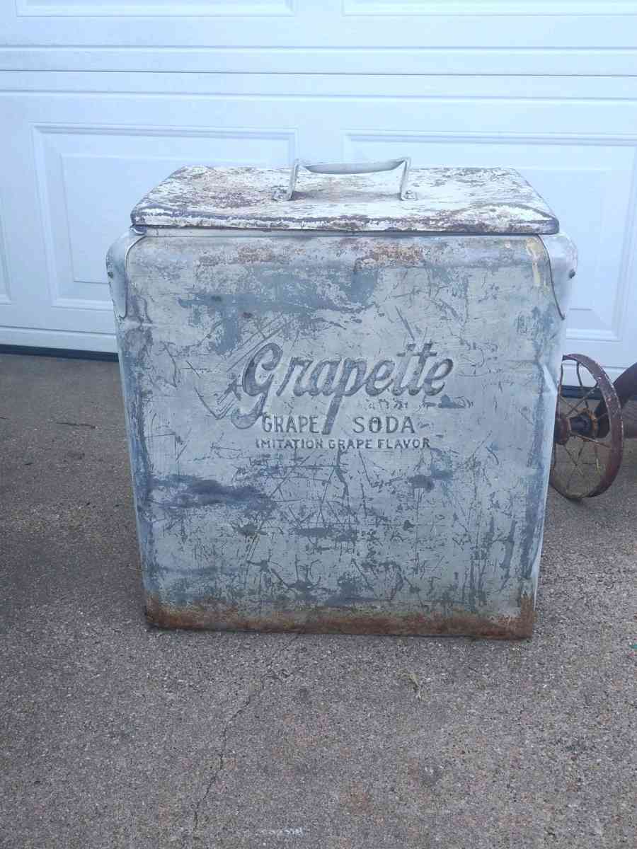 antique tricycle and a antique grape soda cooler - San Angelo, Texas - FleaMarketBay