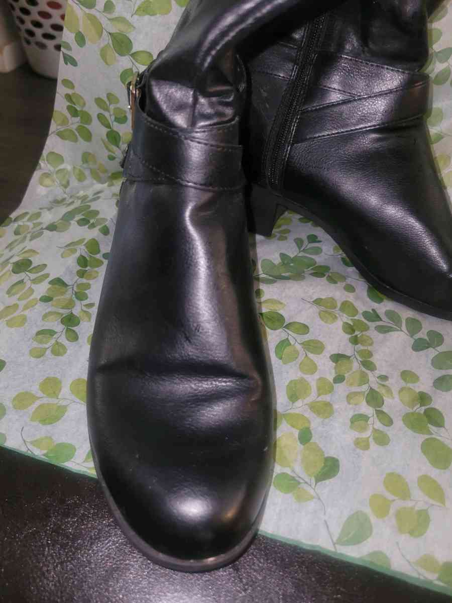 TWO TONE KNEE HIGH BOOTS - Allamuchy, New Jersey