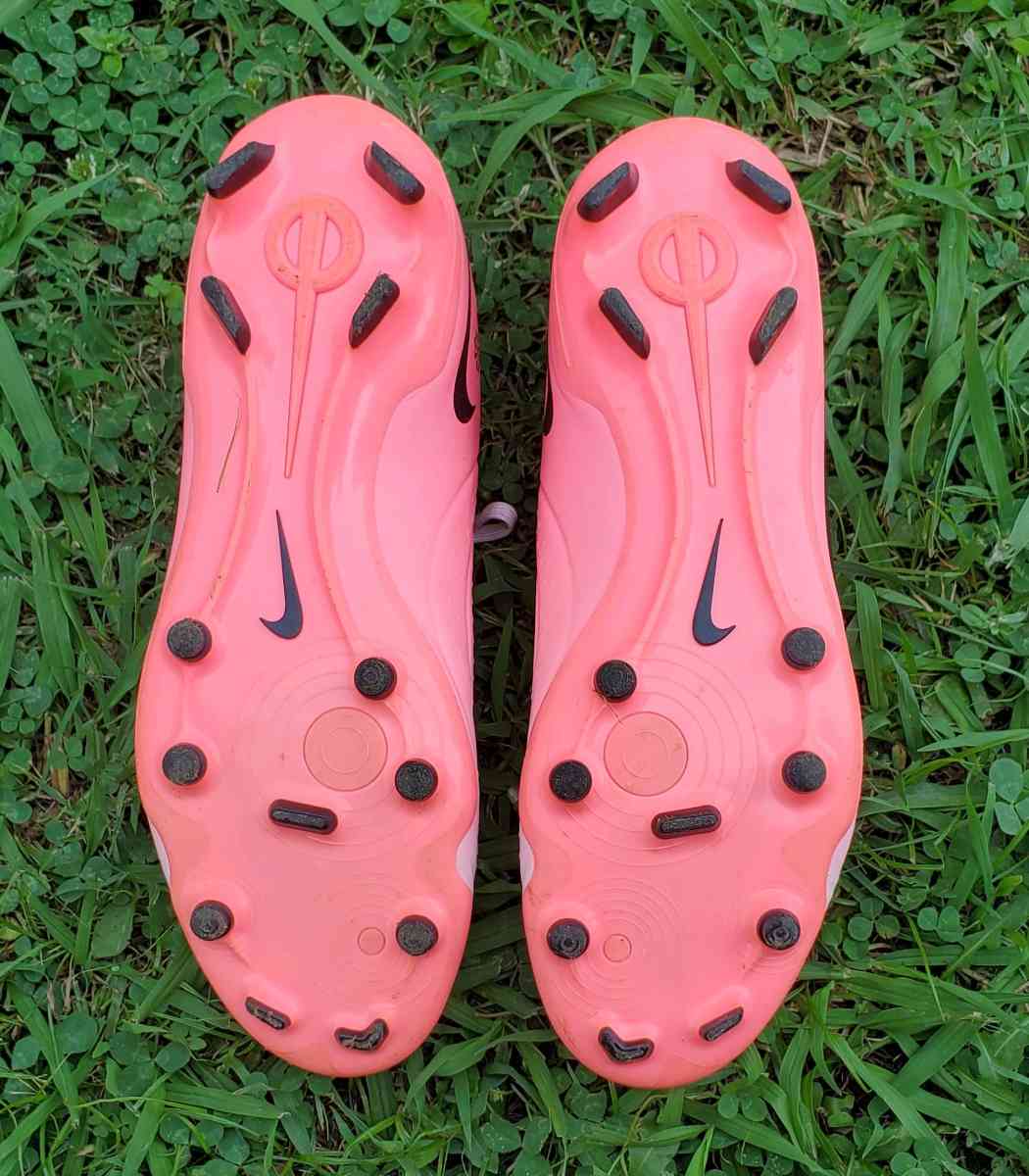 Nike Tiempo 10 Pro - Charlotte, North Carolina - FleaMarketBay