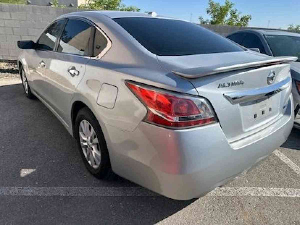 2014  NissanAltima 25 S - Las Vegas, Nevada - FleaMarketBay