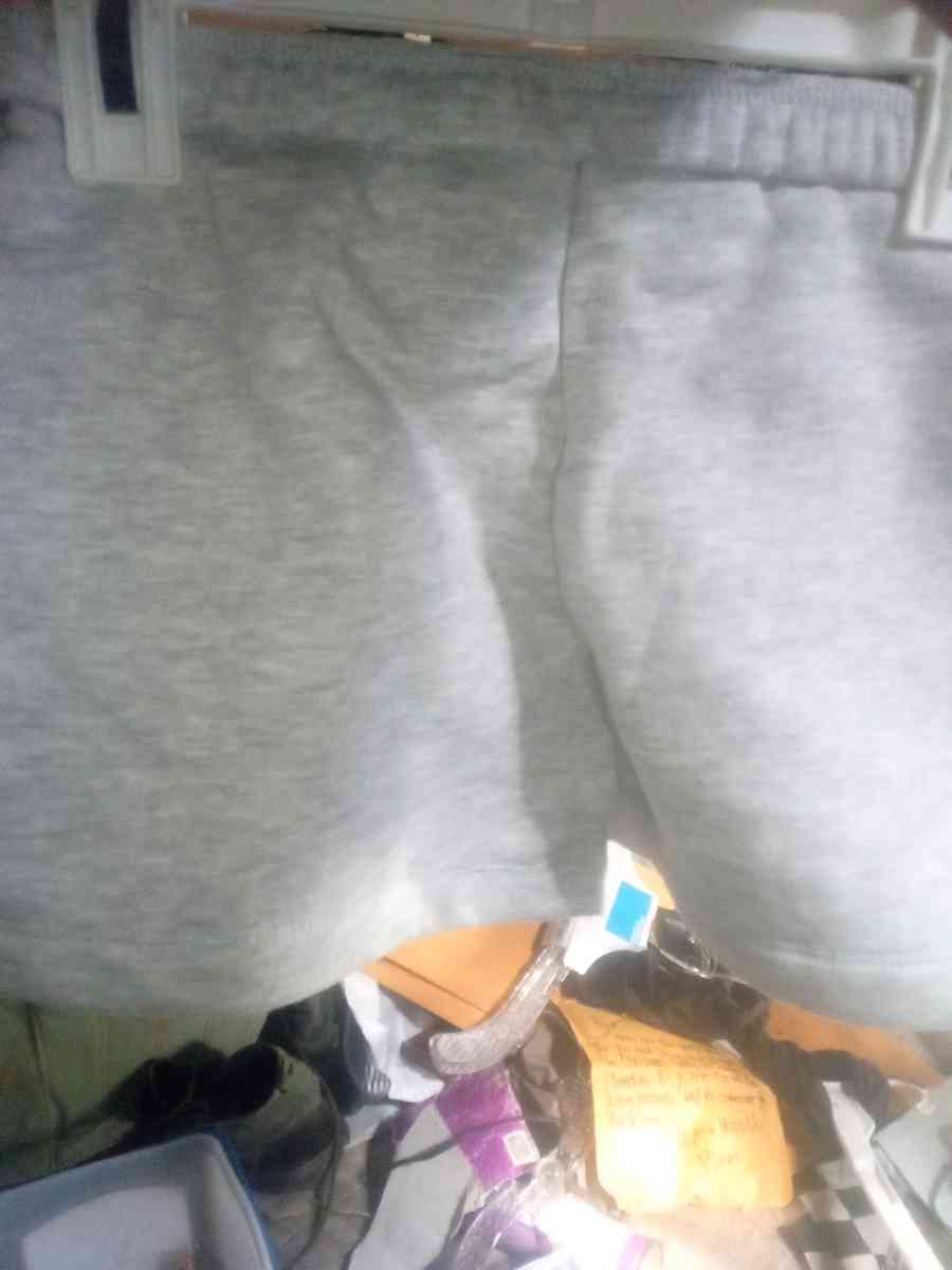 sweat shorts - Hinkley, California - FleaMarketBay