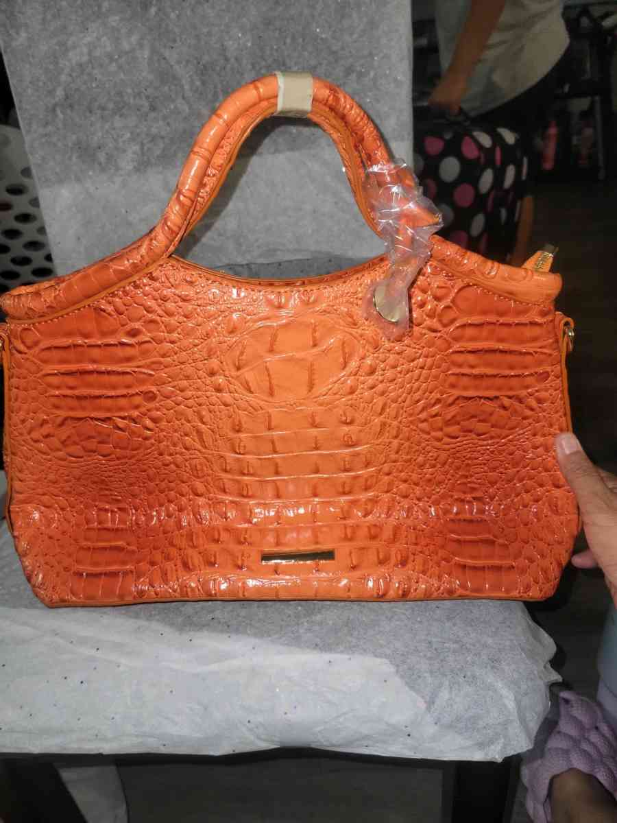 Orange Bag - Allamuchy, New Jersey - FleaMarketBay