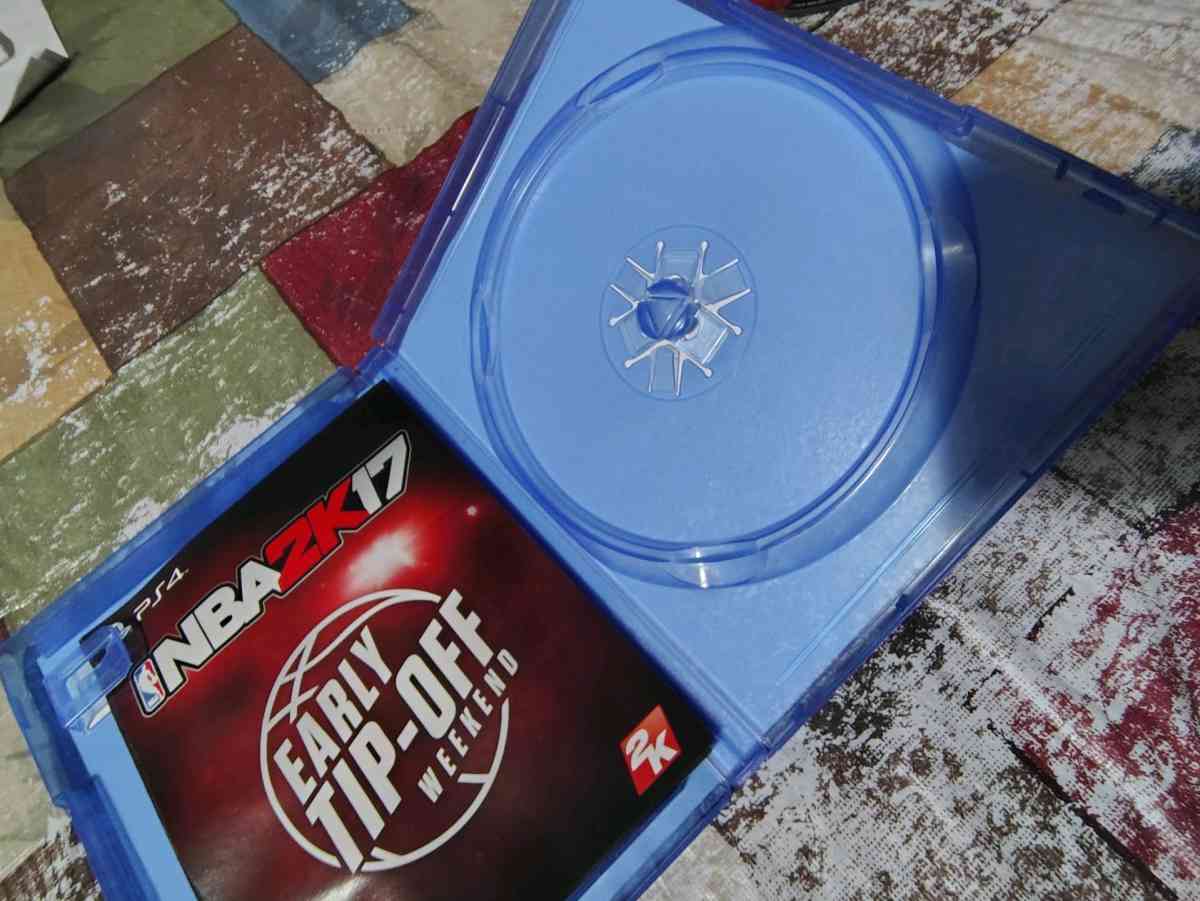 NBA 2k17 PS4 Disk and case like new Paul George smoke free h - Scottsburg, Indiana - FleaMarketBay
