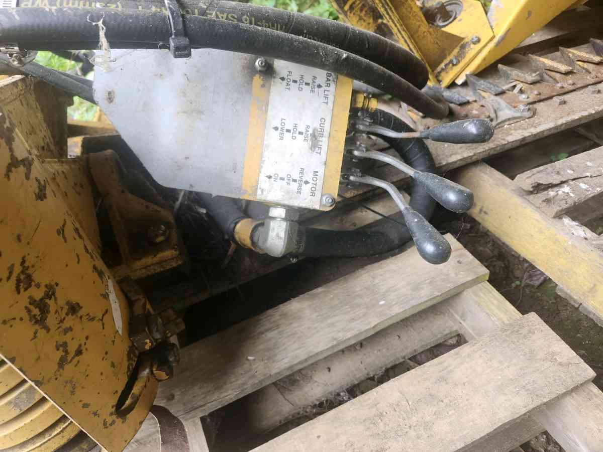 Sickle Bar Mower - Walton, West Virginia - FleaMarketBay