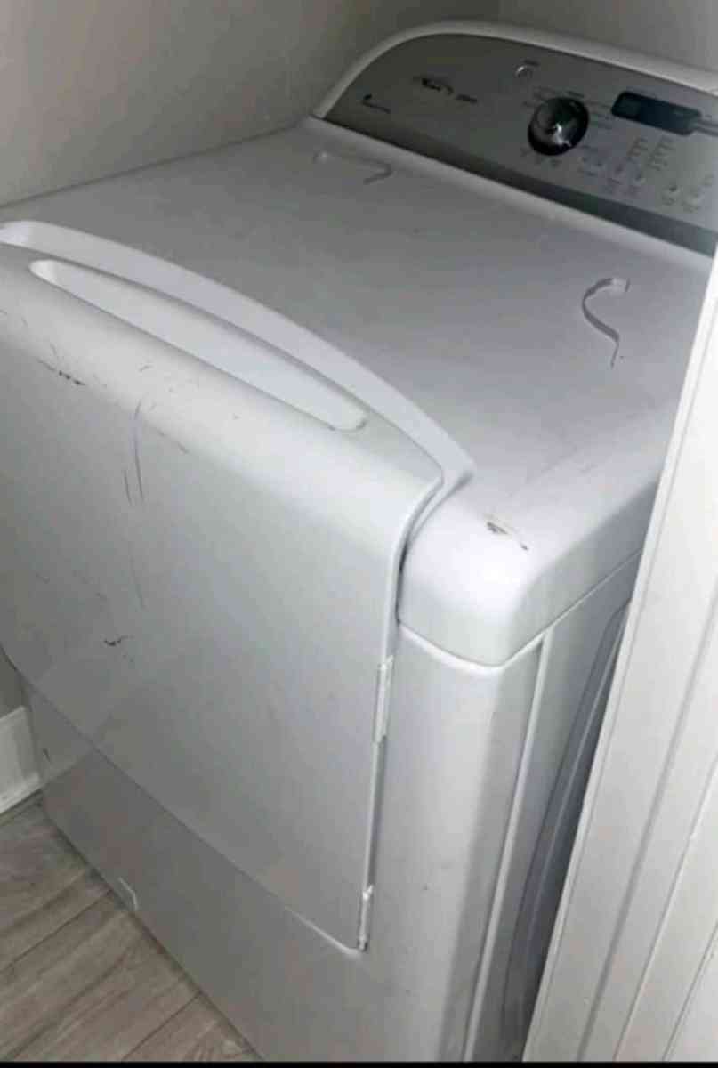 WHIRLPOOL CABRIO WASHER AND DRYER SET - Pryor, Oklahoma - FleaMarketBay