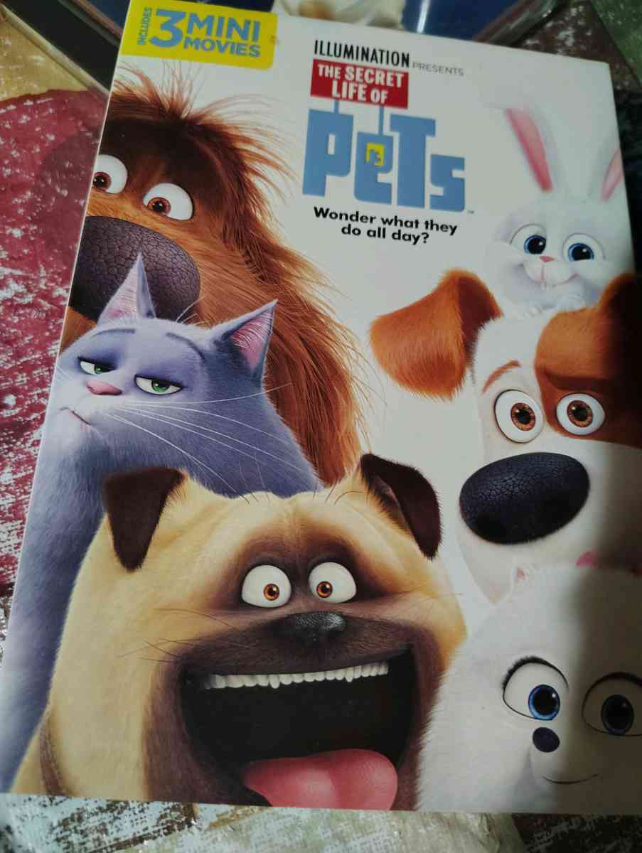 Secret Life of Pets 1 and 2 bundle - Scottsburg, Indiana - FleaMarketBay